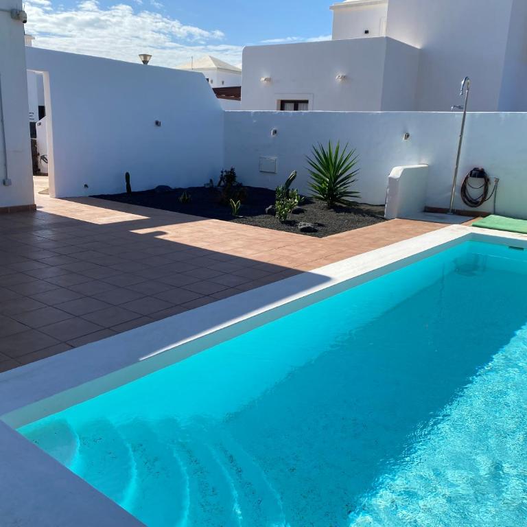 Casa Amarillo Del Sol - Three-Bedroom Villa - 42