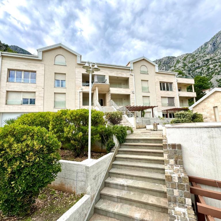 Olea Apartments Orahovac - One-Bedroom Apartment with Balcony and Sea View - 2