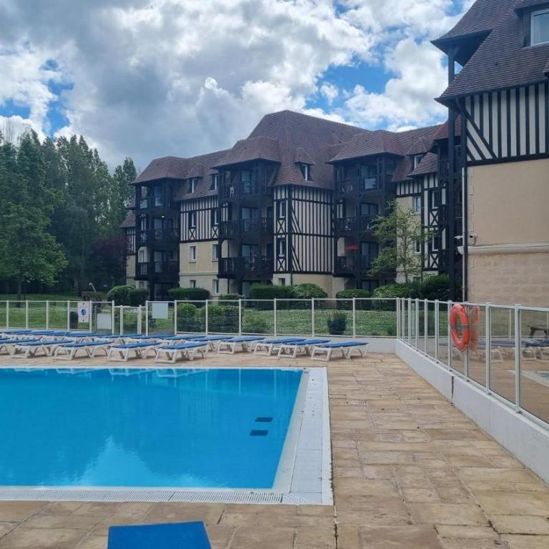 2 pièces avec piscine chauffée - Appartement 1 Chambre - 5