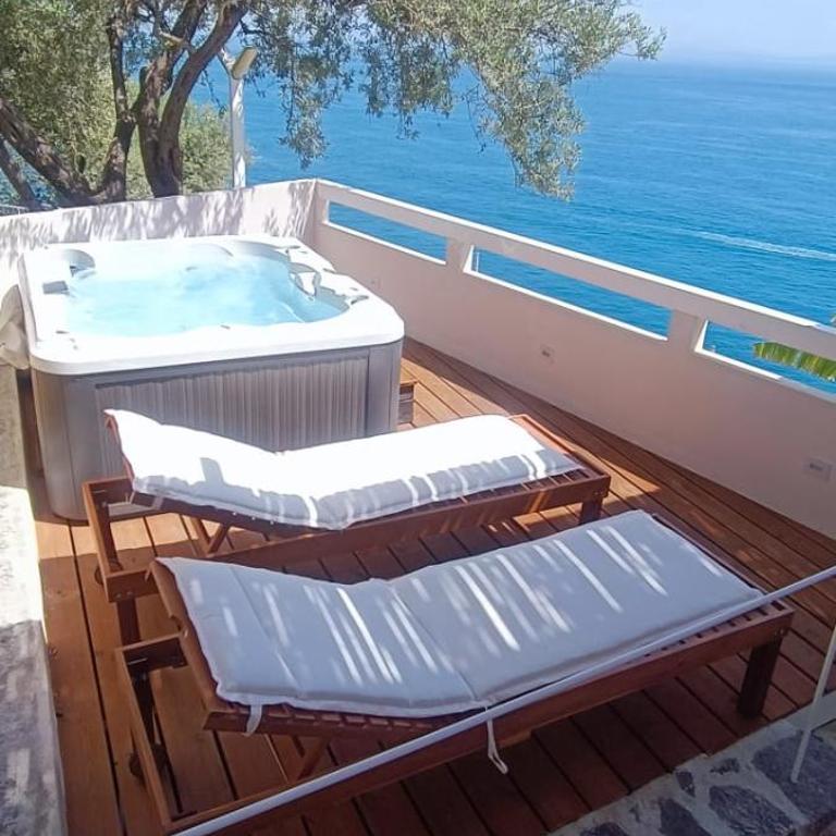 Villa Santa Maria - Luxury Suites - Camera Matrimoniale Deluxe con Vasca - 2