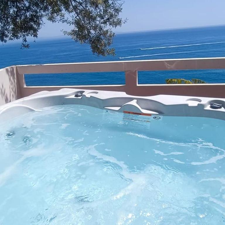 Villa Santa Maria - Luxury Suites - Camera Matrimoniale Deluxe con Vasca - 4