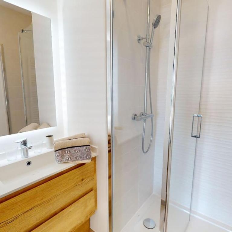 Spendide appartement tout confort, Résidence Archipel T4 en bord de plage, avec grande terrasse aménagée,spa et parking privé - Three-Bedroom Apartment with Sea View - 6