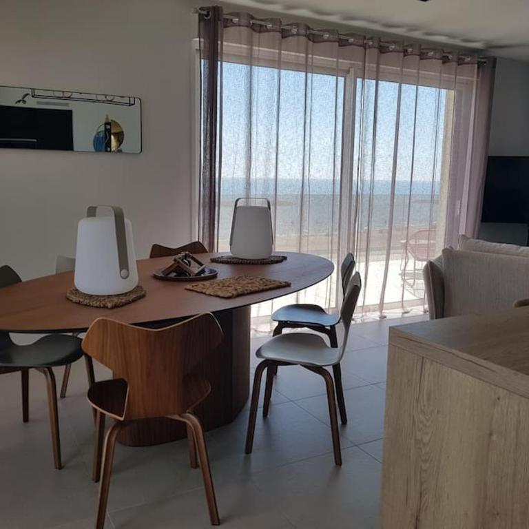 Spendide appartement tout confort, Résidence Archipel T4 en bord de plage, avec grande terrasse aménagée,spa et parking privé - Three-Bedroom Apartment with Sea View - 17