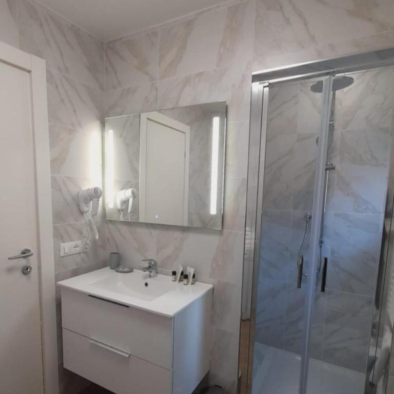 Appartamenti Borghetto Panigale - Appartamento con 2 Camere da Letto - 1