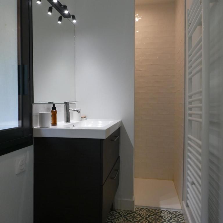 Maison au calme entre Océan et Lac, vue sur le golf, piscine chauffée, classée 4 étoiles - Villa - 33