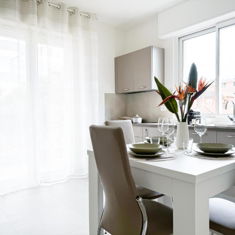 Casa Febo, in centro con parcheggio privato a 200 mt dal mare - Appartamento con Balcone - 12