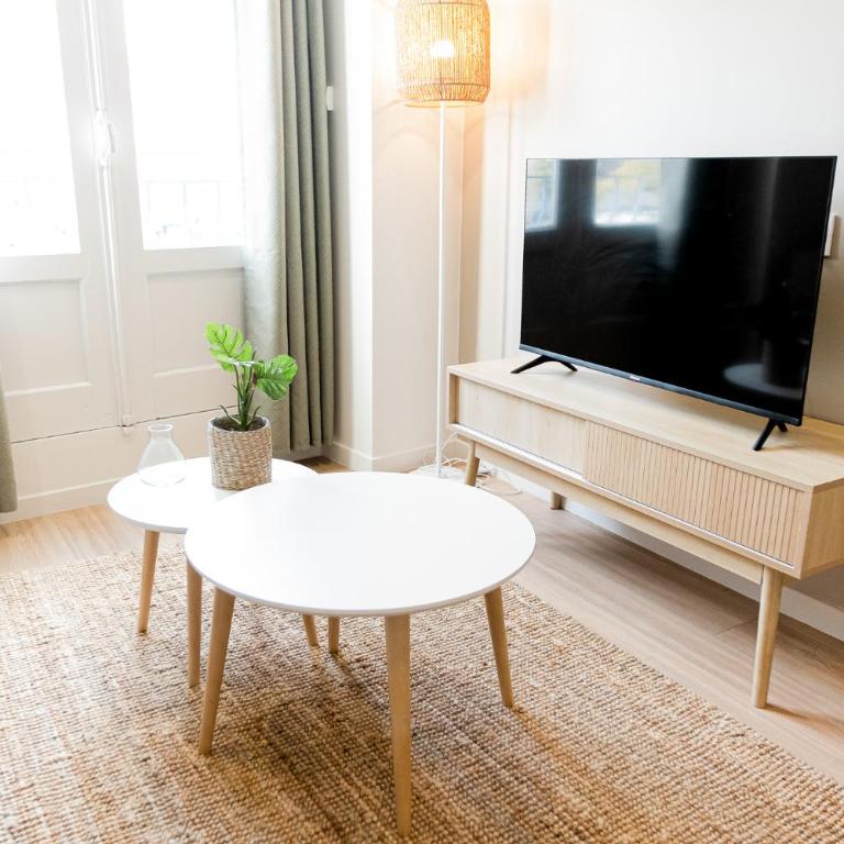 L'élégant - Beau logement avec vue Sarthe - Gare - Tram - Centre ville - Appartement 1 Chambre - Vue sur Ville - 14