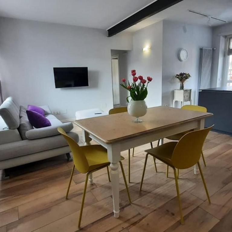 Cuore di Alba Charming Apartment - Appartamento con 2 Camere da Letto - 10