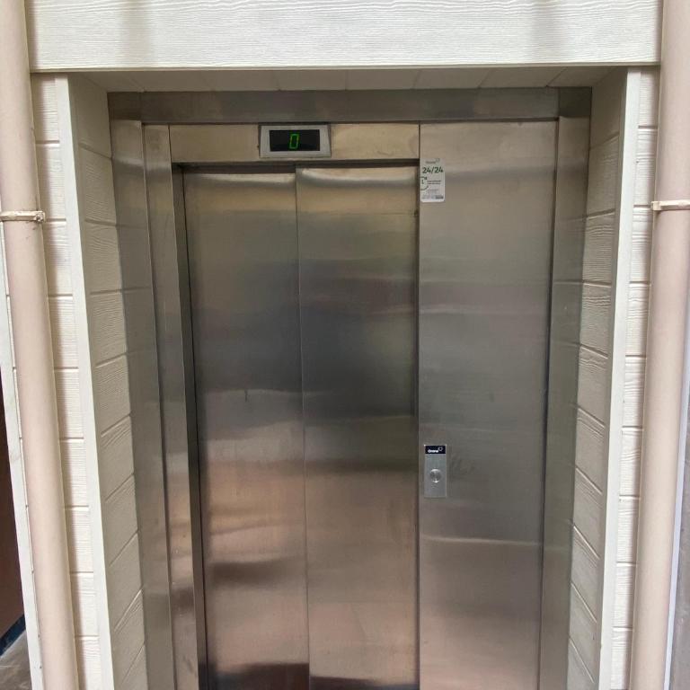 Établissement 3 étoiles avec ASCENSEUR, 3 appartements lumineux vue port avec balcon, 200m de la mer, Wifi Fibre, tous service inclus - Appartement 1 Chambre avec Balcon et Vue sur Mer - 13