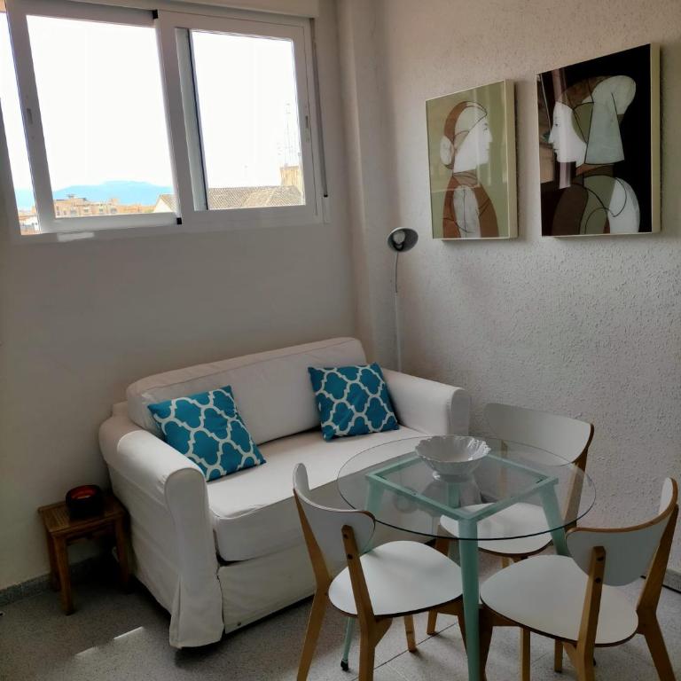 Atico Moon con terraza - One-Bedroom Apartment - 17