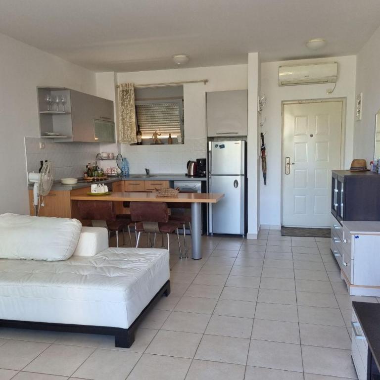 Valeriy Apartments - Two-Bedroom Apartment - 9