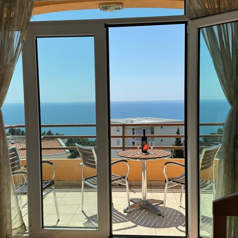 Sea La Vie Apartments - One-Bedroom Apartment with Sea View and Balcony - 6