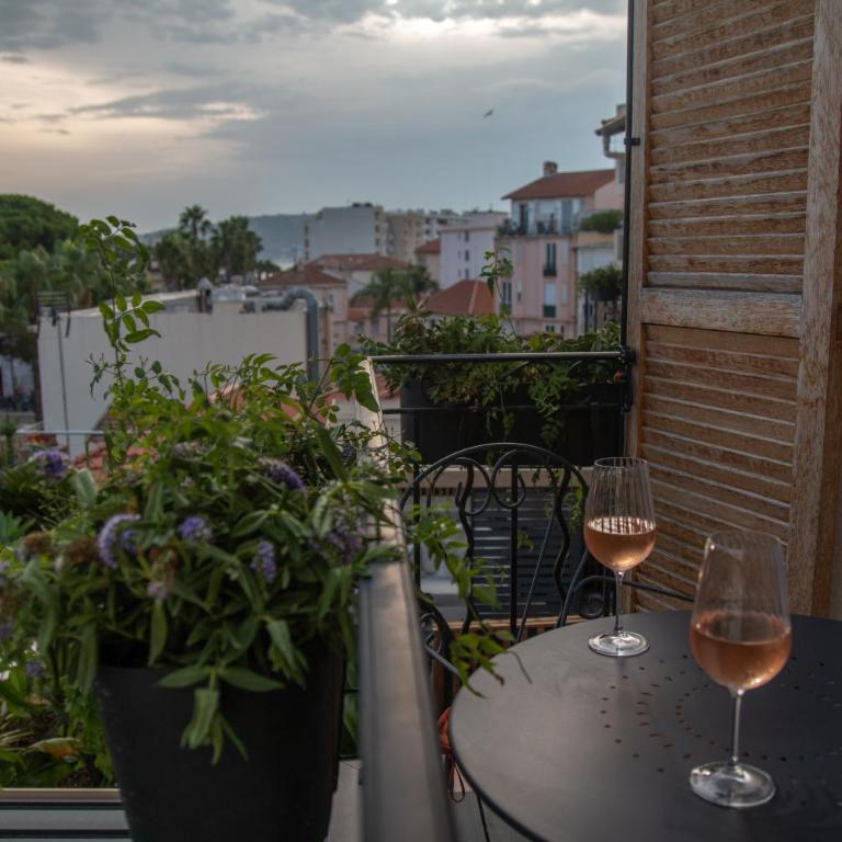 Unique Boutique Hotel Antibes Juan-les-Pins - Chambre Double Deluxe avec Balcon - 8