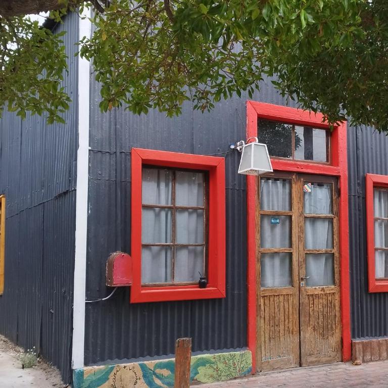 MIL 900 TRES - Hermoso y Amplio - Casa - 16