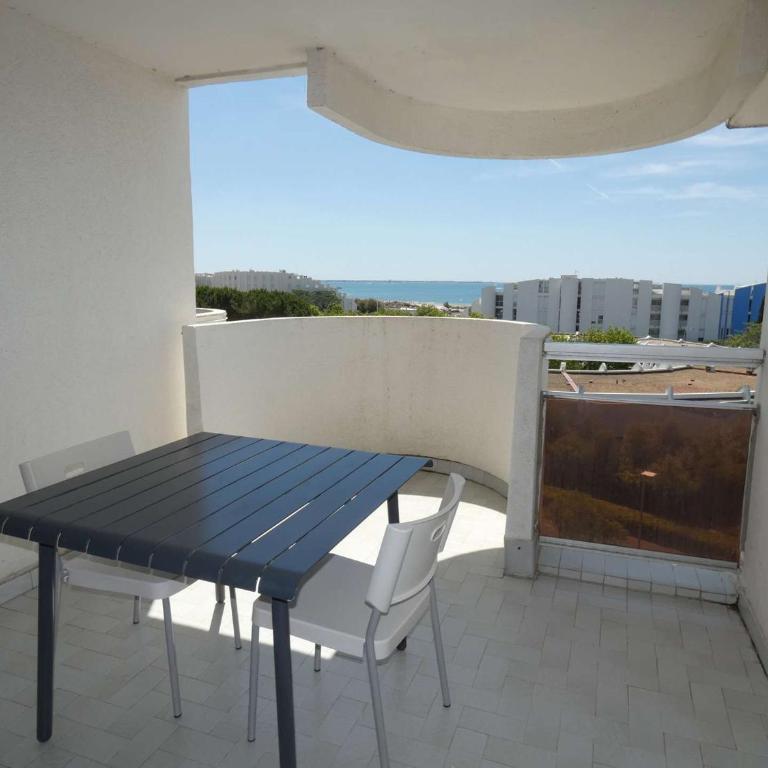 Studio cabine moderne proche plage et commerces avec parking privé - FR-1-328-226 - Studio - 2