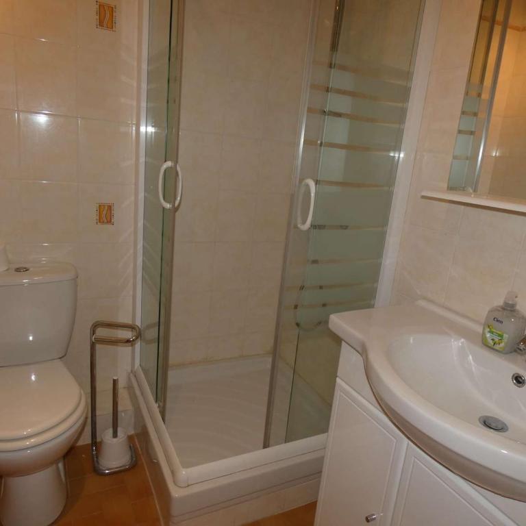 Studio cabine moderne proche plage et commerces avec parking privé - FR-1-328-226 - Studio - 9
