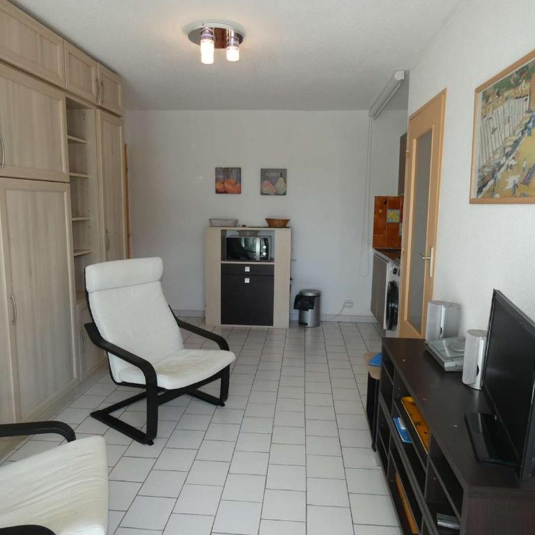 Studio cabine avec piscine, climatisation, garage, à 300m plage - FR-1-328-259 - Monolocale - 5