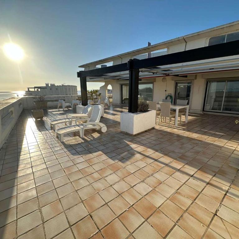 Superbe 3 pièces avec terrasse près de la plage et commerces, parking inclus - FR-1-328-233 - Apartment - 4