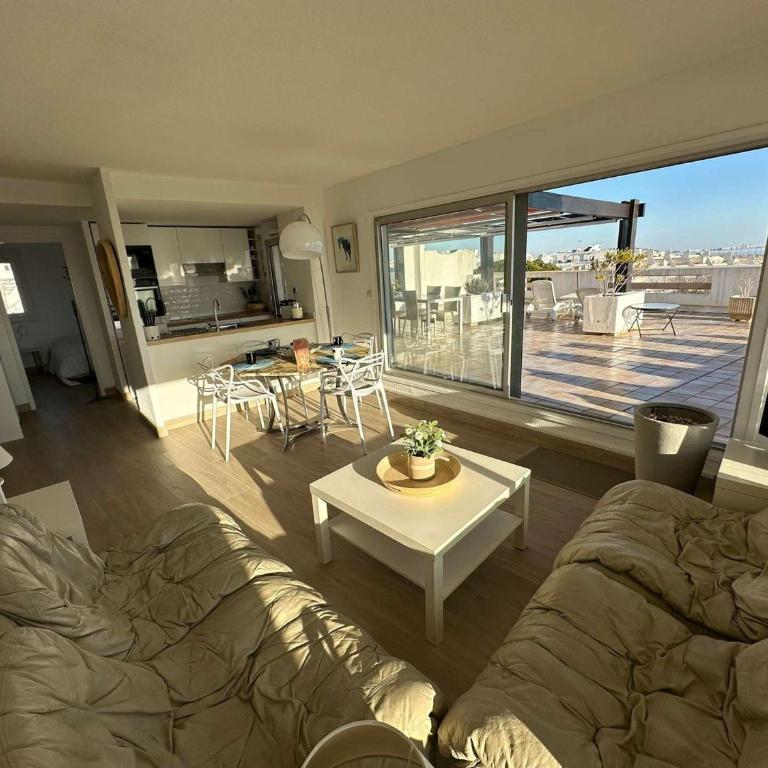Superbe 3 pièces avec terrasse près de la plage et commerces, parking inclus - FR-1-328-233 - Apartment - 8
