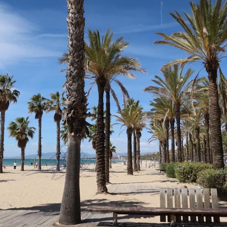 SOLIMAR 10 SALOU Solo FAMILIAS con Parking y piscina - Two-Bedroom Apartment - 24