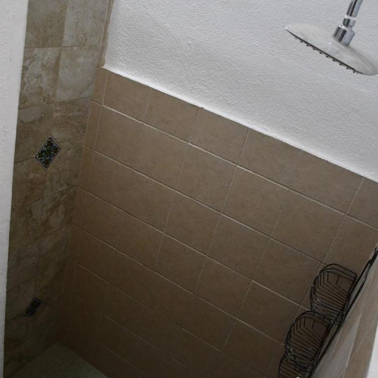 La Playita Hostal - Family Room with Private Bathroom - 8