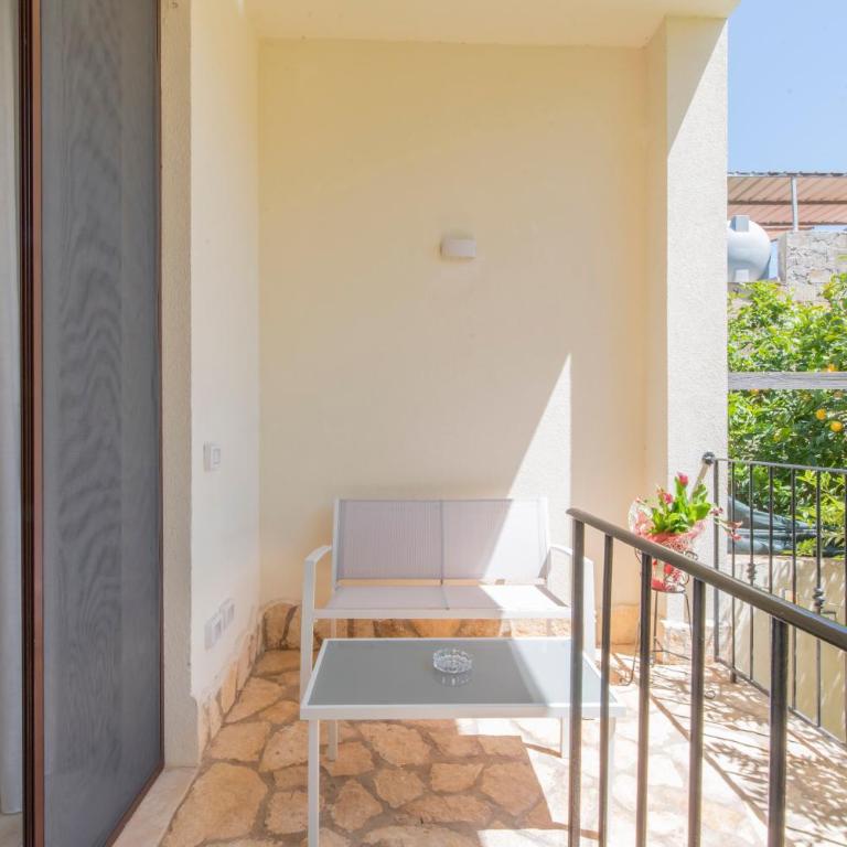 Un tocco di San Vito - Camera Matrimoniale con Balcone - 4