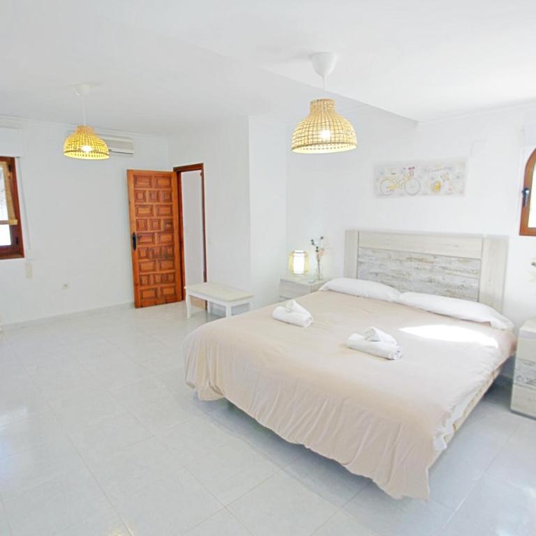 Aaron - holiday home with stunning views and private pool in Calpe - Villa - 14