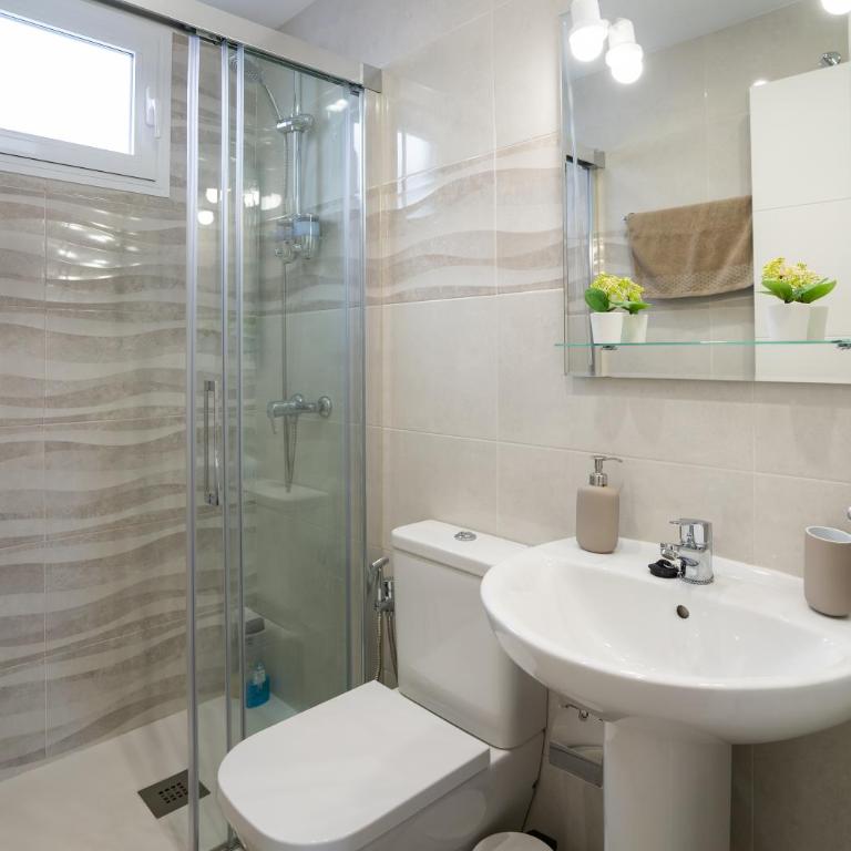 MRV Apartamento al lado de la playa con parking - Two-Bedroom Apartment - 7