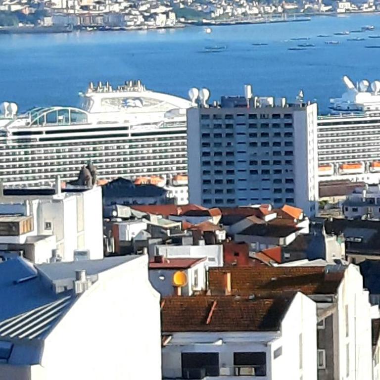 Vistas a la ria y garaje en el Castro, centro Vigo - Apartamento de 2 dormitorios - 12