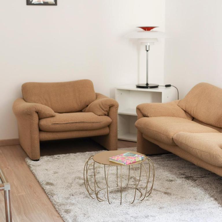 Urban corner house - Two-Bedroom Apartment - 6