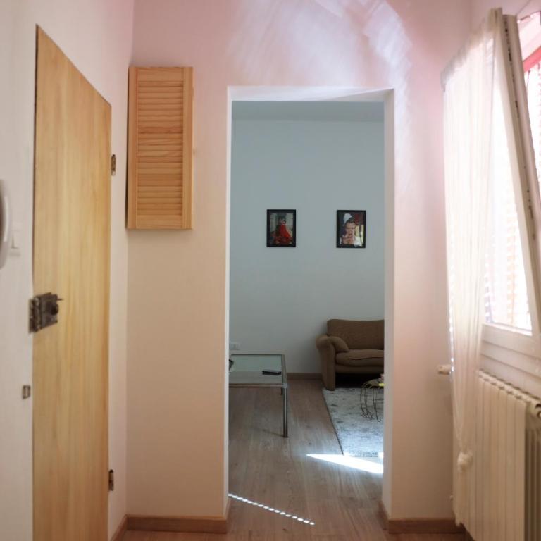 Urban corner house - Two-Bedroom Apartment - 35