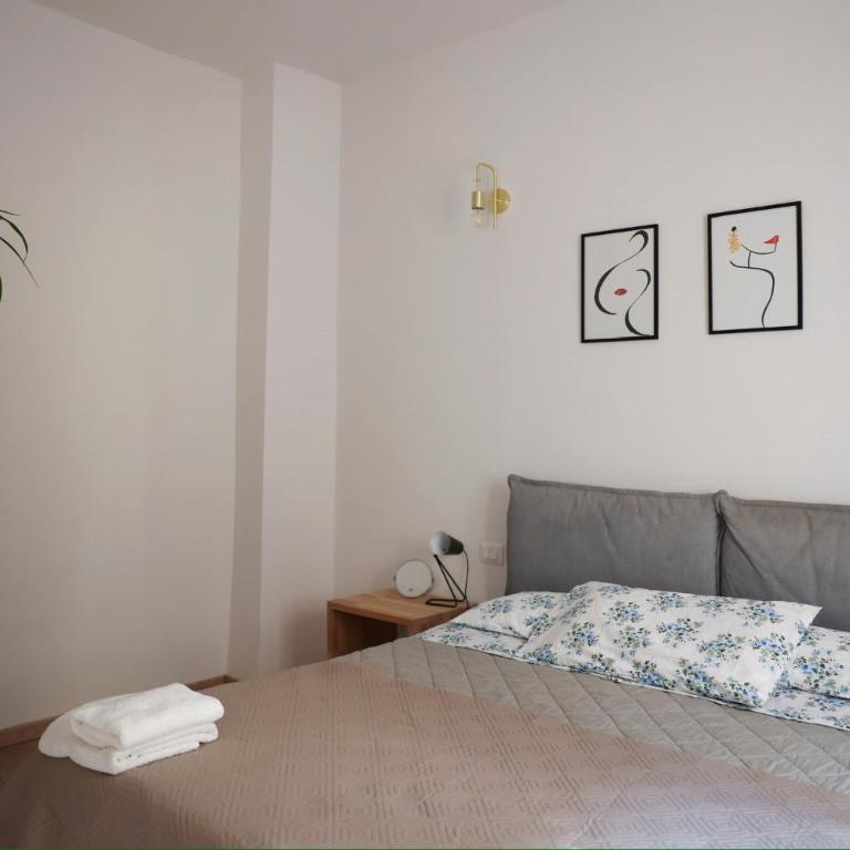 Urban corner house - Two-Bedroom Apartment - 26