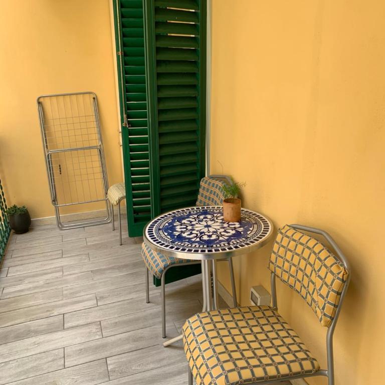 Urban corner house - Two-Bedroom Apartment - 45