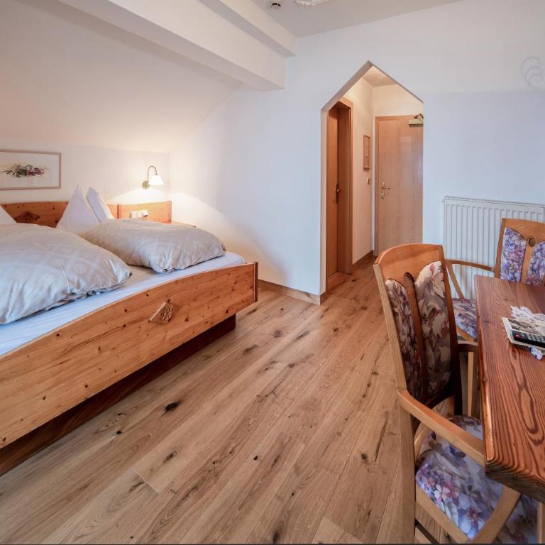 Landhotel Gasthof Zum Löwen - Superior Doppelzimmer mit Balkon - 5
