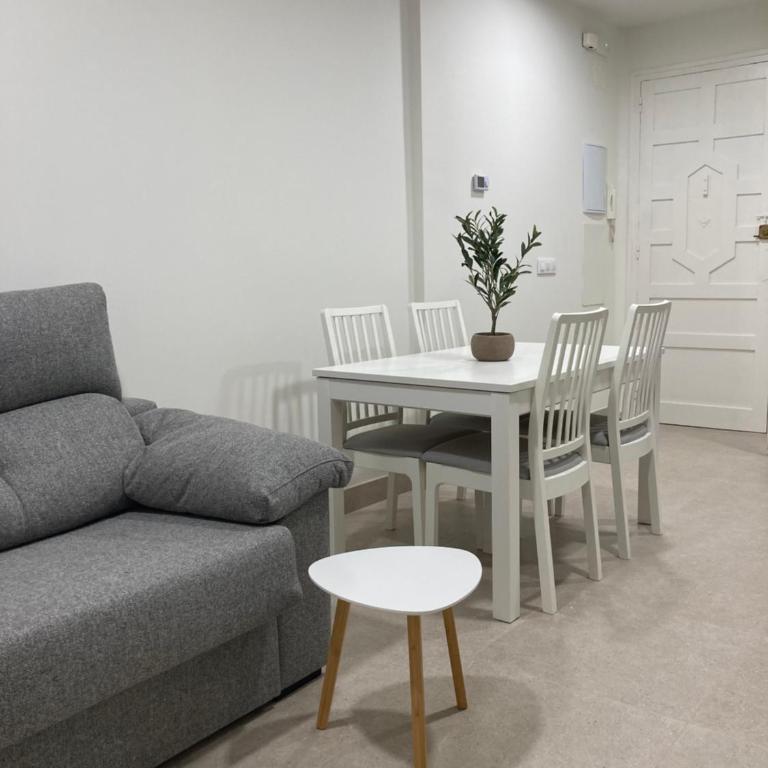 MON ART - Piso turístico en el centro de Logroño - ESTACIÓN DE TREN LOGROÑO - Apartamento de 3 dormitorios - 11
