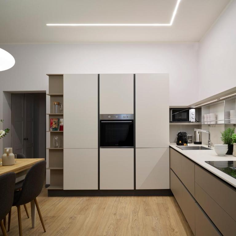 Bright 3-Bedroom Apartment with Patio in Florence Historic Center Near Duomo - Appartamento con 3 Camere da Letto - 6