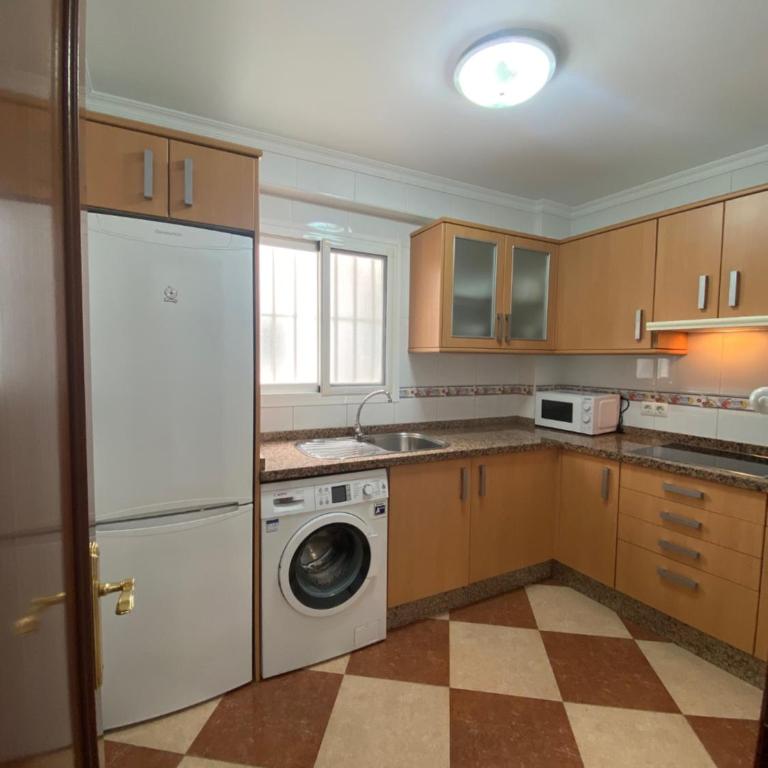 PRIMERA LINEA DE PLAYA - ZONA CLUB NAUTICO - Two-Bedroom Apartment - 16