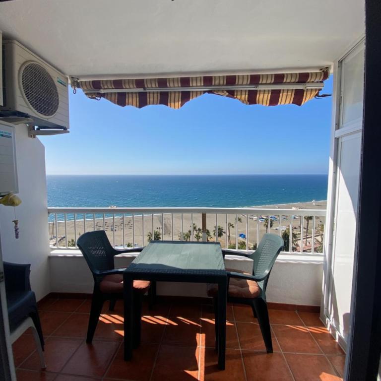 PRIMERA LINEA DE PLAYA - ZONA CLUB NAUTICO - Two-Bedroom Apartment - 3