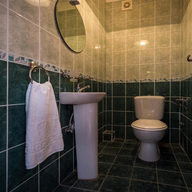 Becici Summer Apartments - One-Bedroom Apartment with Balcony - 6