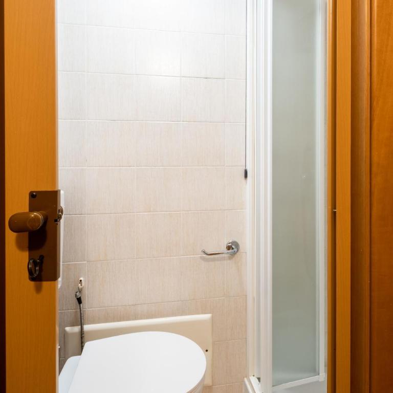 4BNB - Reale House - Double Room with Private External Bathroom - 3