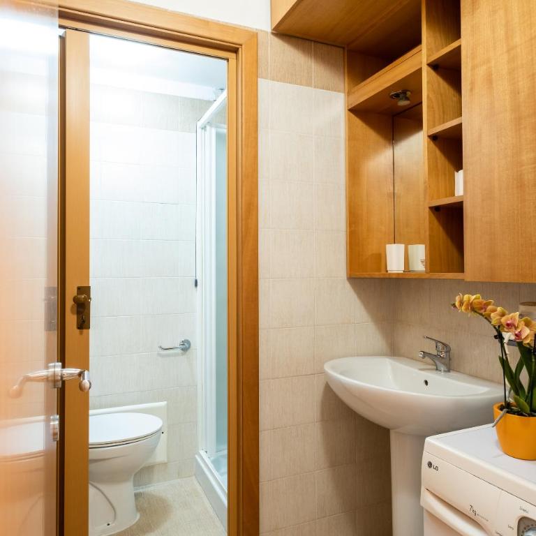 4BNB - Reale House - Double Room with Private External Bathroom - 7