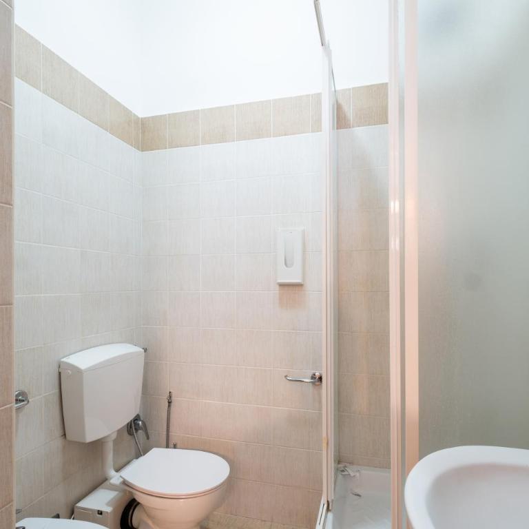4BNB - Reale House - Triple Room - 8