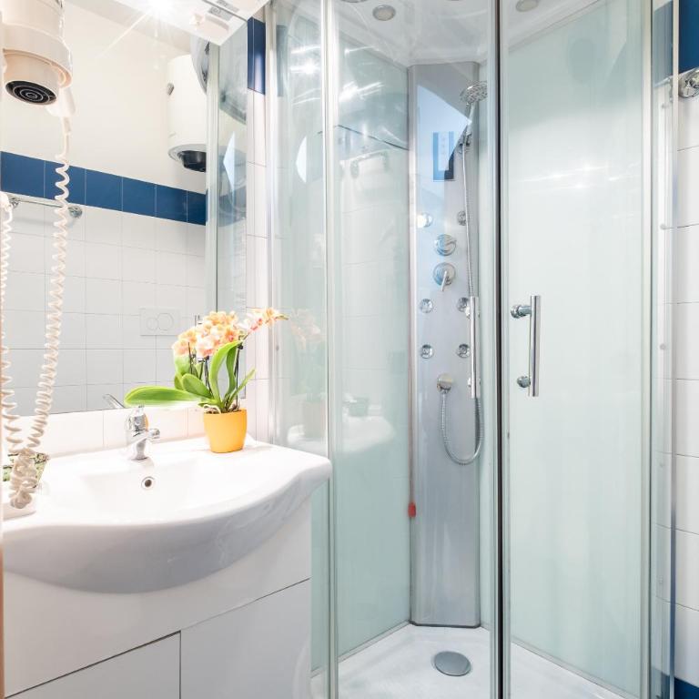 4BNB - Reale House - Triple Room - 10