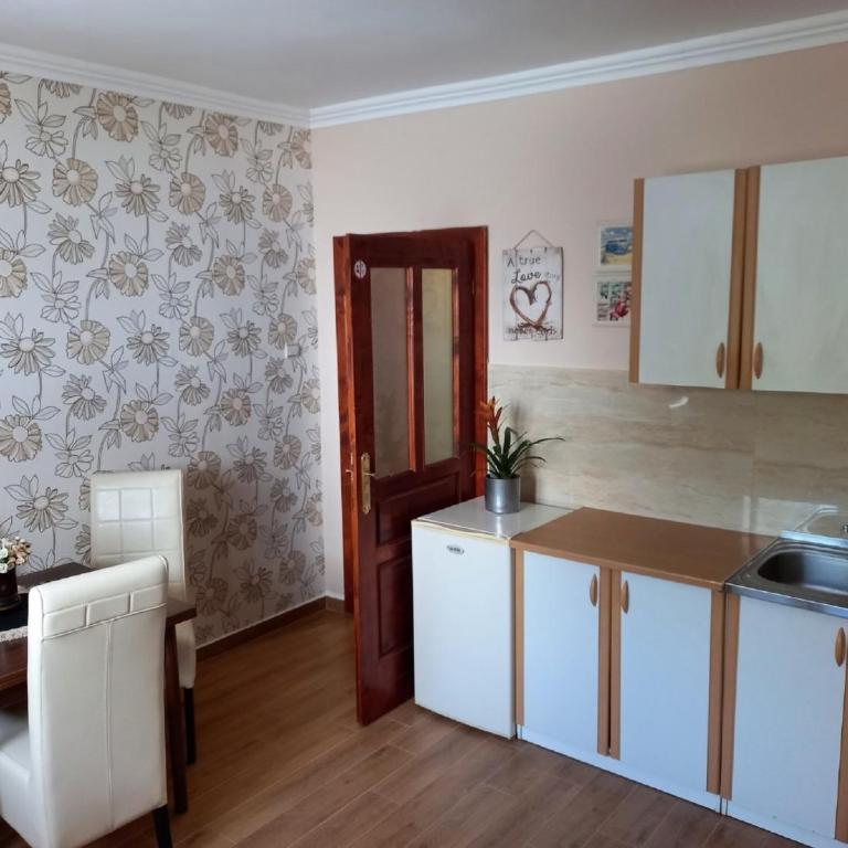Apartments Sun House - One Bedroom Apartment with Terrace and Sea View - 2