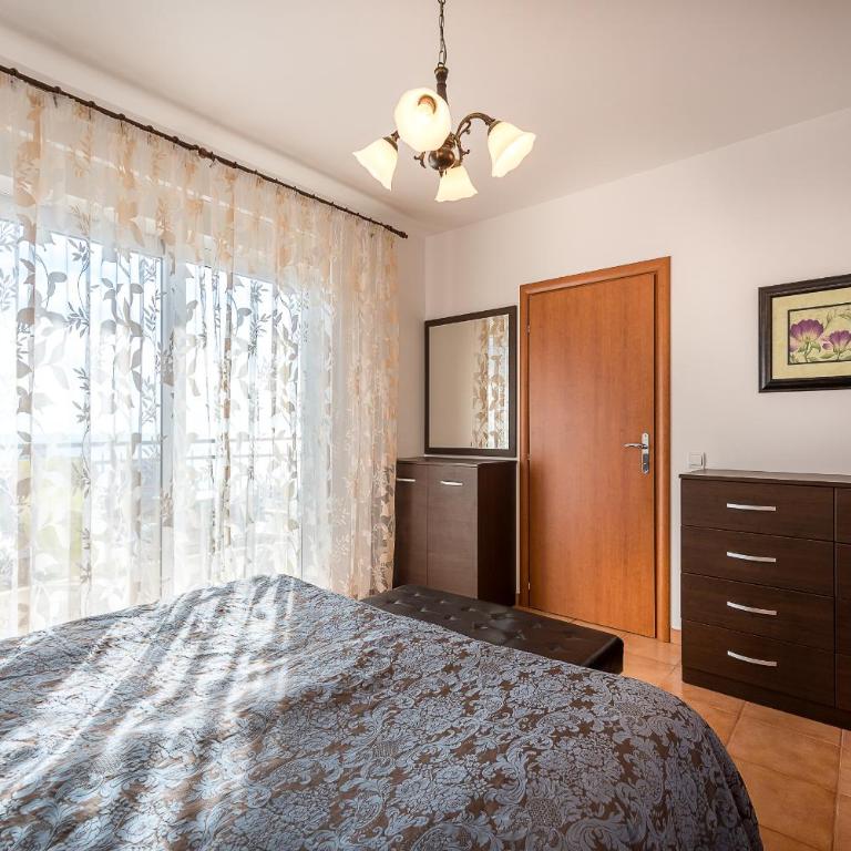 Becici Summer Apartments - One-Bedroom Apartment with Balcony - 15