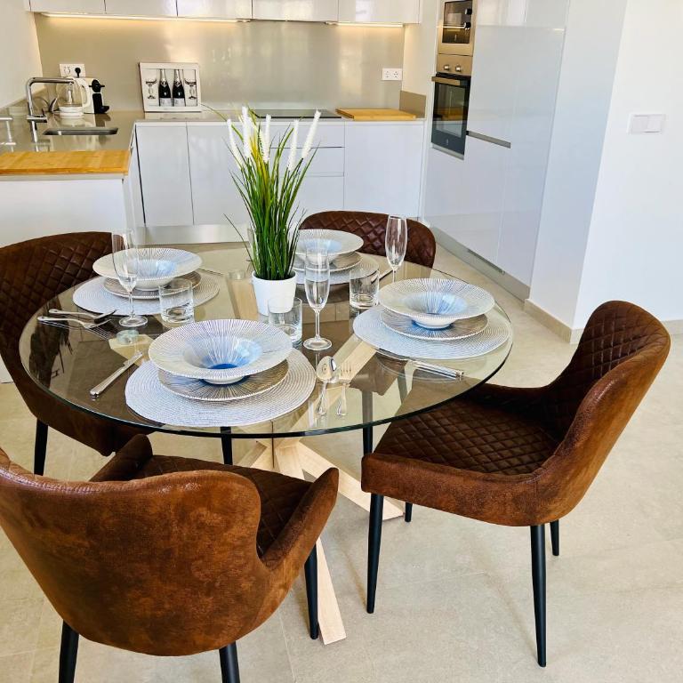 Super con gran terraza y vistas - Three-Bedroom Apartment - 7
