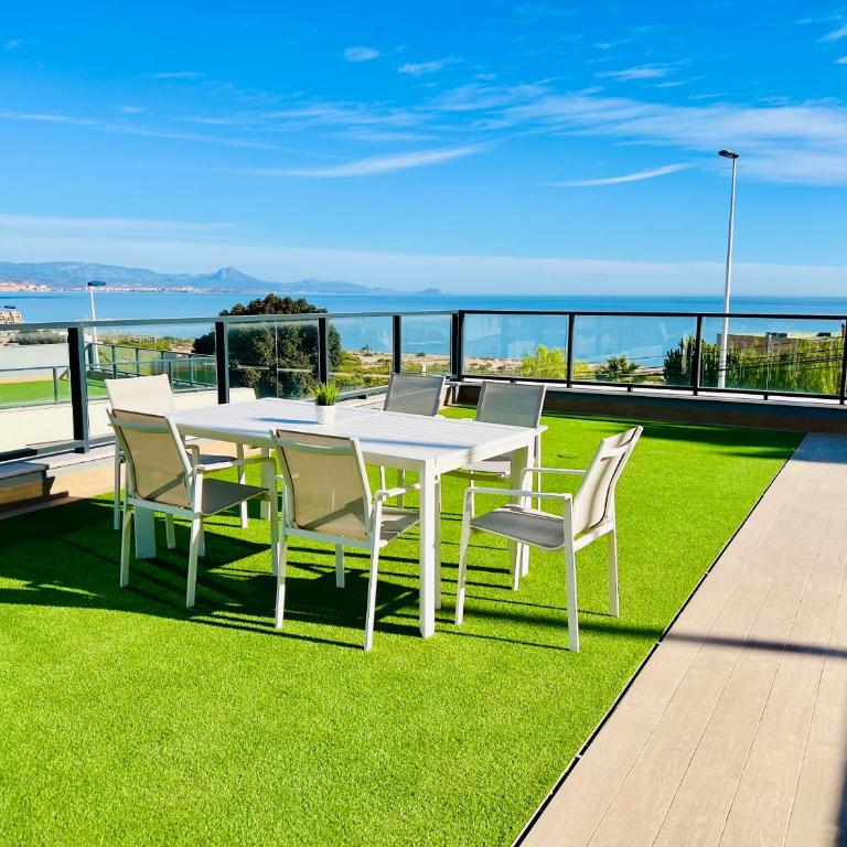 Super con gran terraza y vistas - Three-Bedroom Apartment - 32