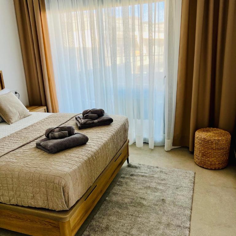 Super con gran terraza y vistas - Three-Bedroom Apartment - 12