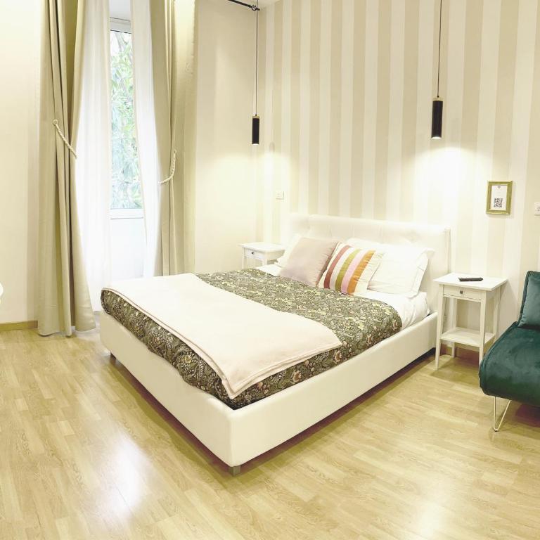 Monti49 GuestHouse - Camera Tripla Comfort - 13
