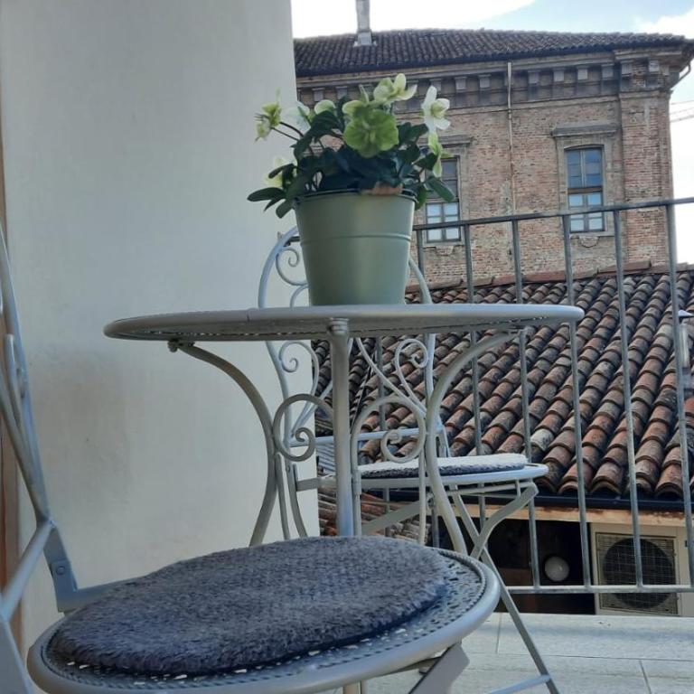 Cuore di Alba Charming Apartment - Appartamento con 2 Camere da Letto - 8
